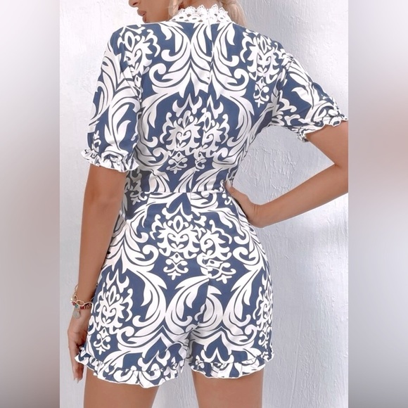 Baroque print Guipure Lace Panel Puff Sleeve Romper size S Blue and white - Picture 3 of 4